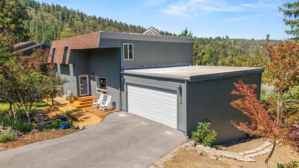 1238 Buck Island Drive Klamath Falls OR 97601