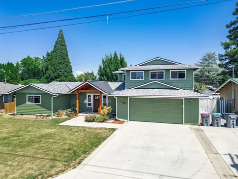 755 S 4th Street Central Point OR 97502