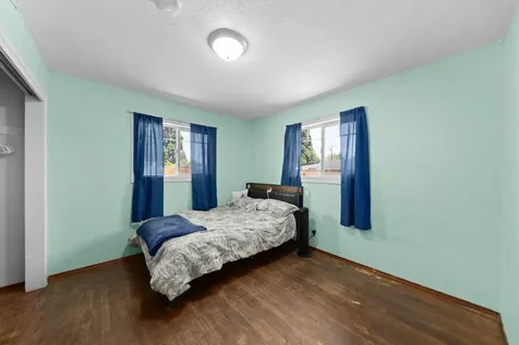 755 S 4th Street Central Point OR 97502