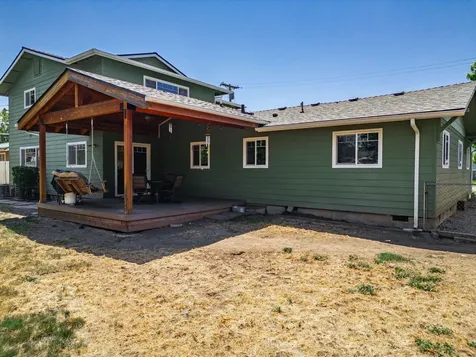 755 S 4th Street Central Point OR 97502