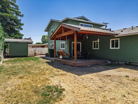 755 S 4th Street Central Point OR 97502
