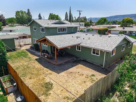 755 S 4th Street Central Point OR 97502