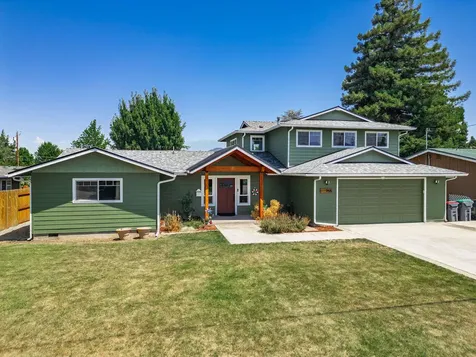 755 S 4th Street Central Point OR 97502