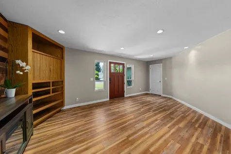 755 S 4th Street Central Point OR 97502
