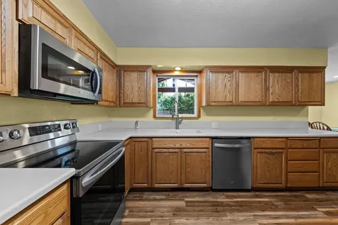 755 S 4th Street Central Point OR 97502
