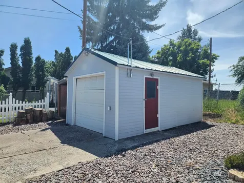 1514 Etna Street Klamath Falls OR 97603