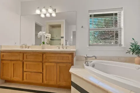 21376 Oakview Drive Bend OR 97701