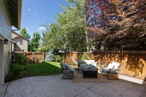 21376 Oakview Drive Bend OR 97701