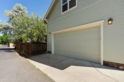 21376 Oakview Drive Bend OR 97701