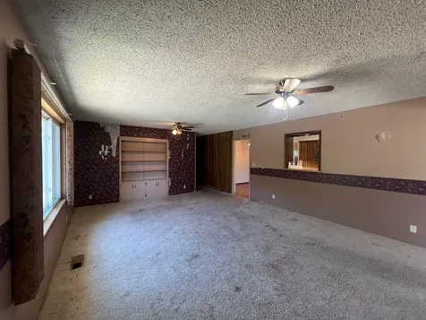 1812 Roberts Road Medford OR 97504