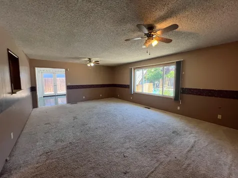 1812 Roberts Road Medford OR 97504
