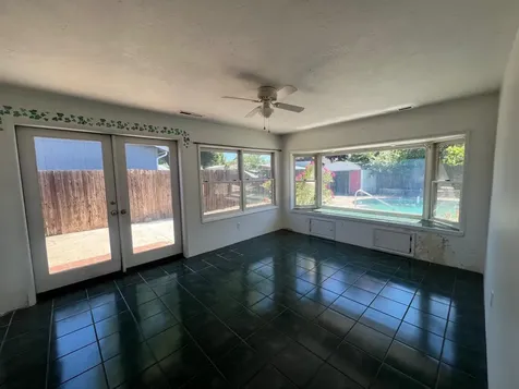 1812 Roberts Road Medford OR 97504