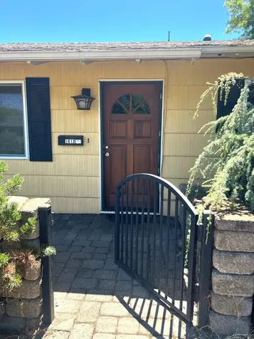 1812 Roberts Road Medford OR 97504