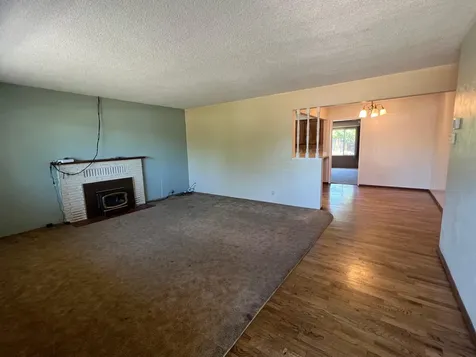 1812 Roberts Road Medford OR 97504