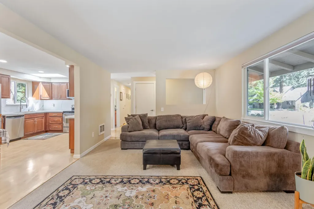 60939 Amethyst Street Bend OR 97702