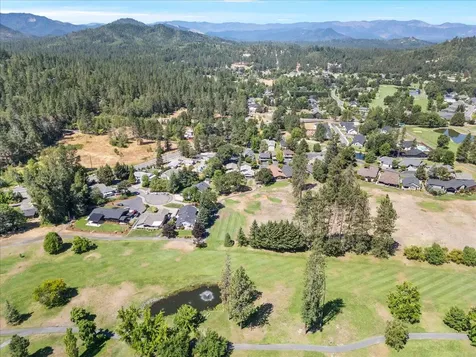 100 Covey Lane Grants Pass OR 97527