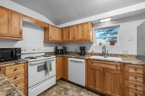 1906 Prune Street Medford OR 97501