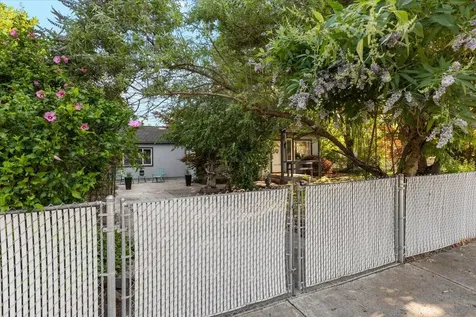 1906 Prune Street Medford OR 97501