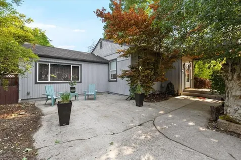 1906 Prune Street Medford OR 97501