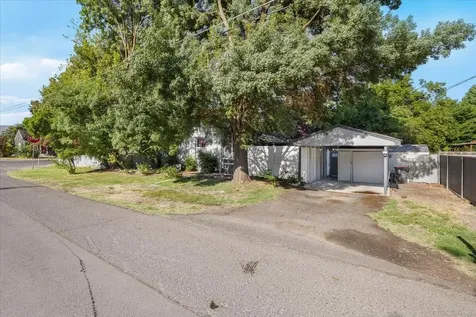 1906 Prune Street Medford OR 97501