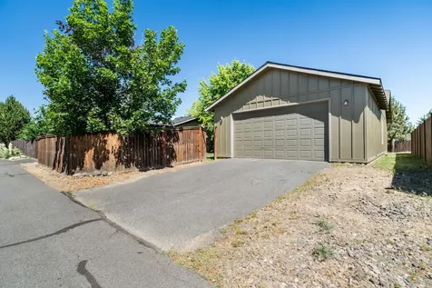20653 Songbird Lane Bend OR 97702
