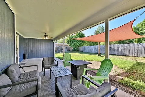2211 Arlington Drive Medford OR 97501