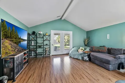 2211 Arlington Drive Medford OR 97501