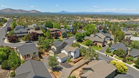 3564 SW Salmon Avenue Redmond OR 97756