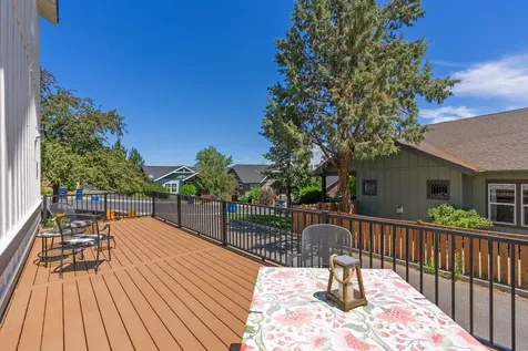3564 SW Salmon Avenue Redmond OR 97756