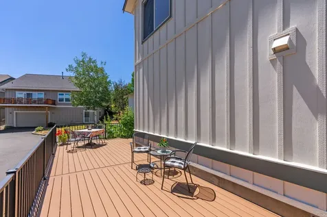 3564 SW Salmon Avenue Redmond OR 97756