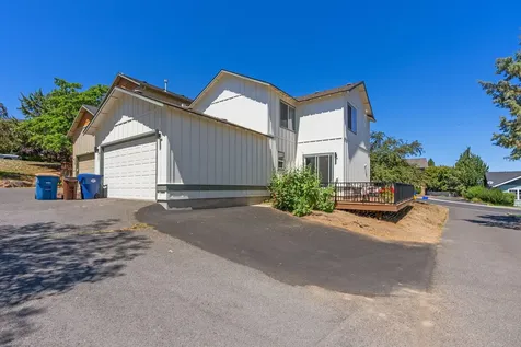 3564 SW Salmon Avenue Redmond OR 97756