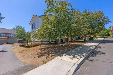 3564 SW Salmon Avenue Redmond OR 97756