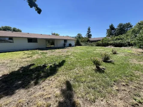 2080 Alamar Street Medford OR 97501