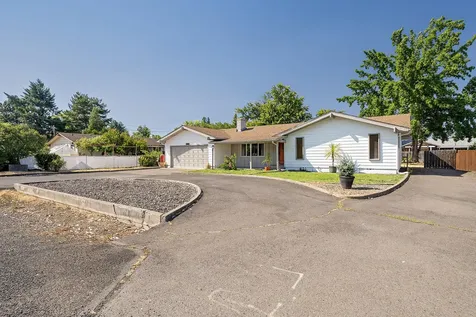 2080 Alamar Street Medford OR 97501