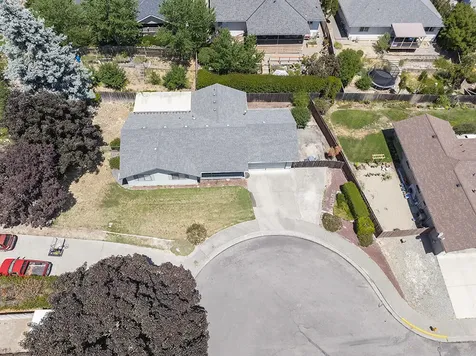 910 NW Carol Drive Grants Pass OR 97526