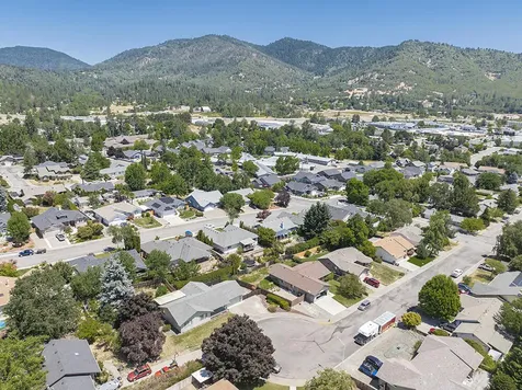 910 NW Carol Drive Grants Pass OR 97526