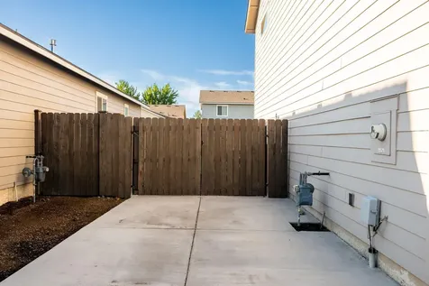2383 SW Newberry Loop Redmond OR 97756