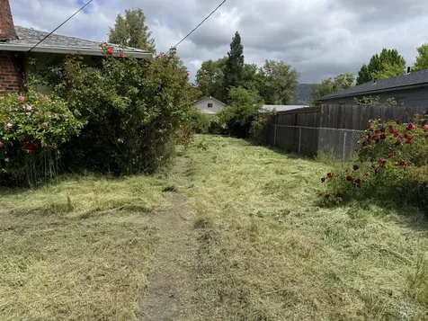 406 SE M Street Grants Pass OR 97526