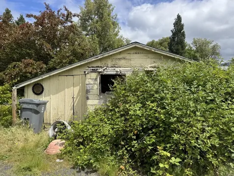 406 SE M Street Grants Pass OR 97526