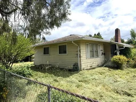 406 SE M Street Grants Pass OR 97526