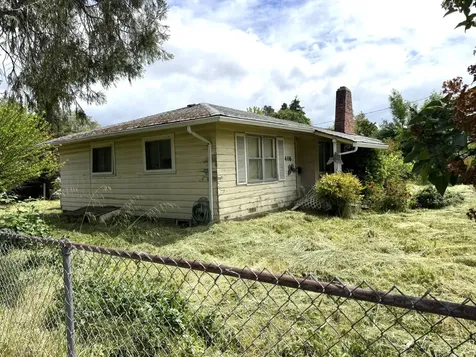 406 SE M Street Grants Pass OR 97526