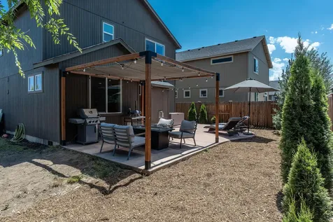1049 SE 6th Street Bend OR 97702