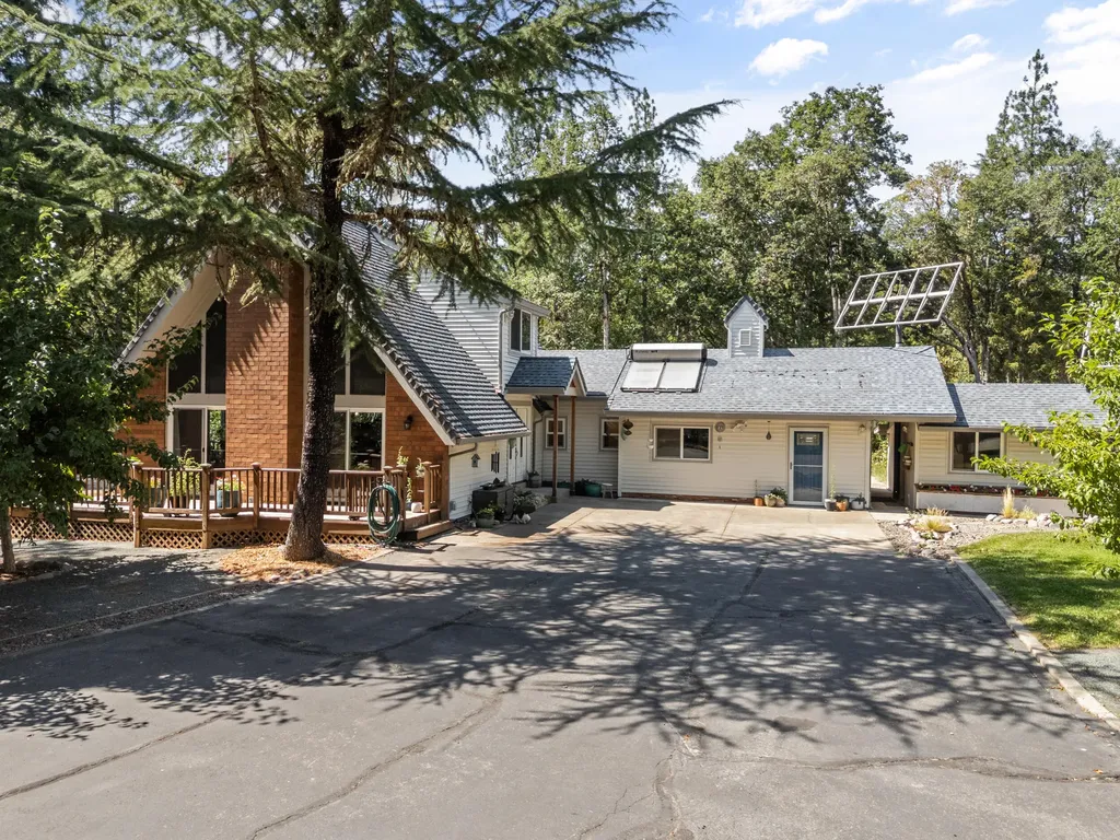 3806 Jumpoff Joe Creek Road Grants Pass OR 97526