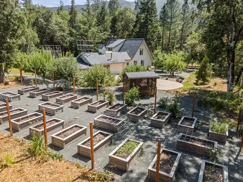 3806 Jumpoff Joe Creek Road Grants Pass OR 97526