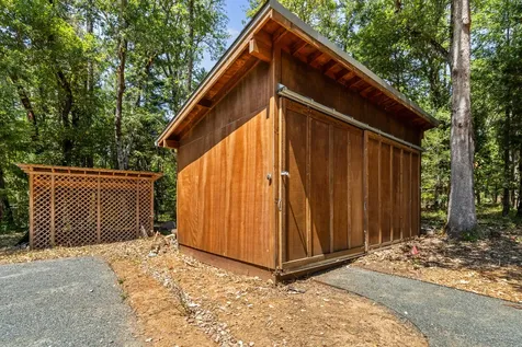 3806 Jumpoff Joe Creek Road Grants Pass OR 97526
