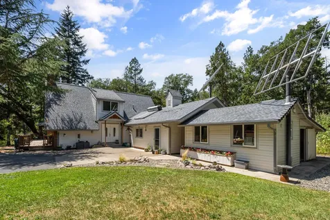 3806 Jumpoff Joe Creek Road Grants Pass OR 97526