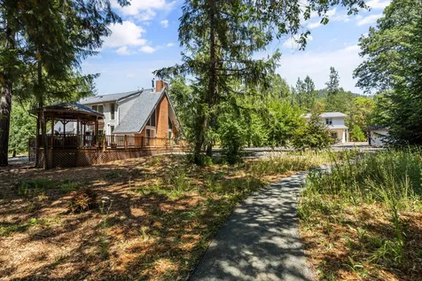 3806 Jumpoff Joe Creek Road Grants Pass OR 97526