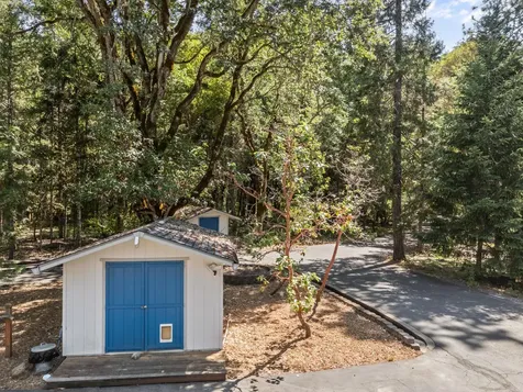 3806 Jumpoff Joe Creek Road Grants Pass OR 97526