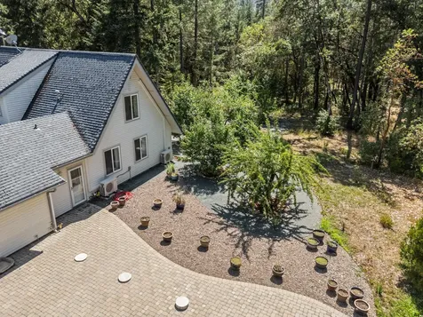 3806 Jumpoff Joe Creek Road Grants Pass OR 97526