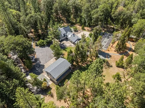3806 Jumpoff Joe Creek Road Grants Pass OR 97526